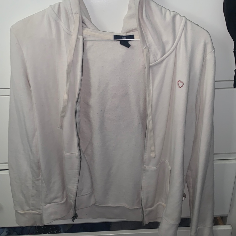White and pink Gap sweater